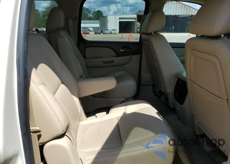 2013 Chevrolet Suburban C1500 Ltz z USA, uszkodzony, nr VIN 1GNSCKE09DR304666